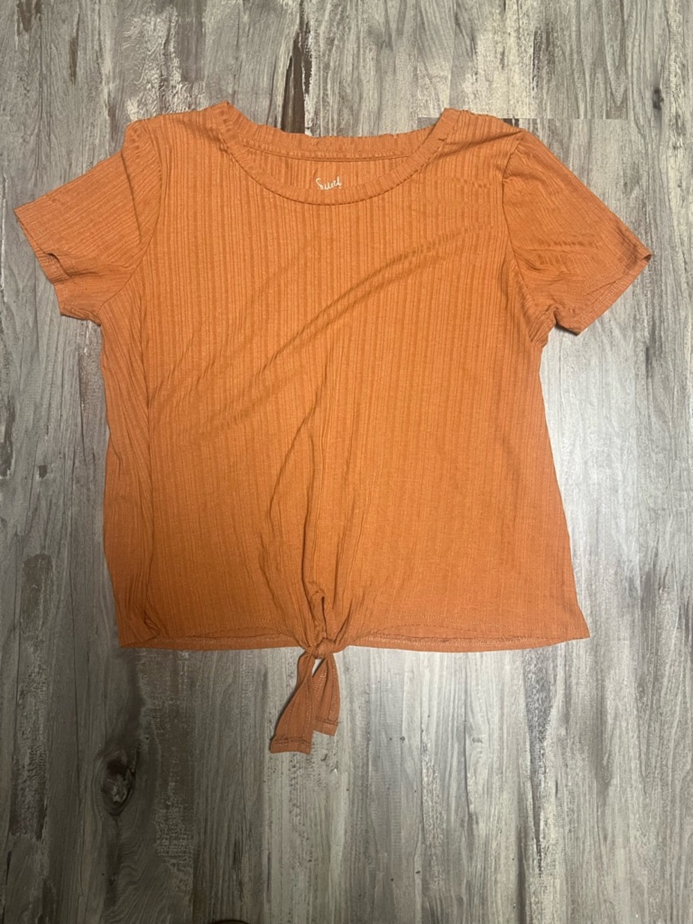Pink Rose Ribbed Tie-Front Short Sleeve Top in Rust